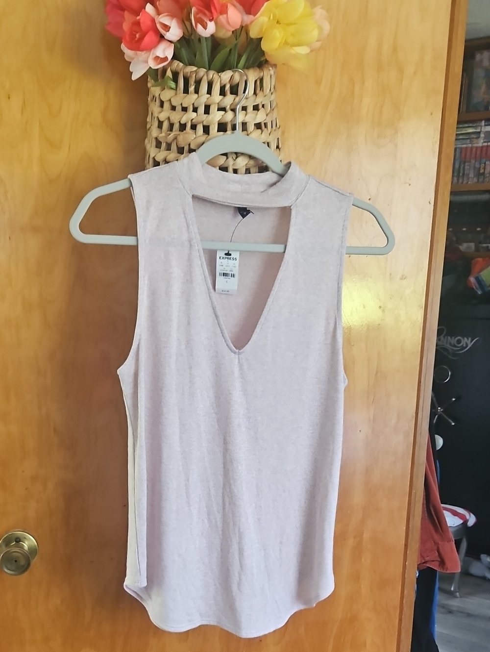Express Women's Pink Sleeveless V-Neck Mock Collar Tank